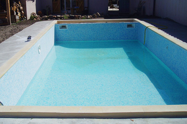 Le kit piscine SolidPOOL carrelage est fini, on rempli ...